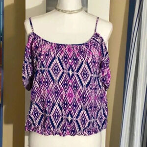 Cold shoulder rayon top size M short sleeves